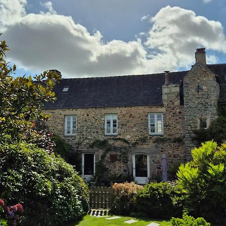 Gite De Charme Au Manoir Du Plessis-Quinquis Sainte-Seve エクステリア 写真