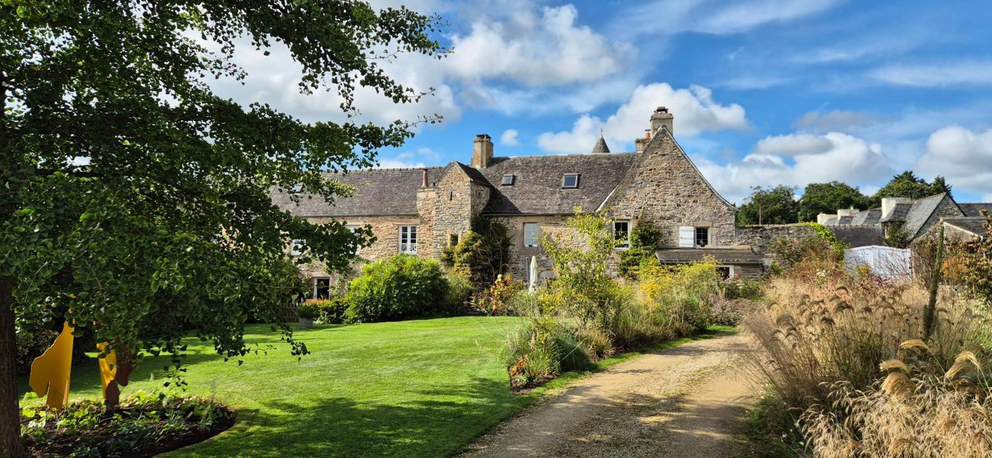 Gite De Charme Au Manoir Du Plessis-Quinquis Sainte-Seve エクステリア 写真